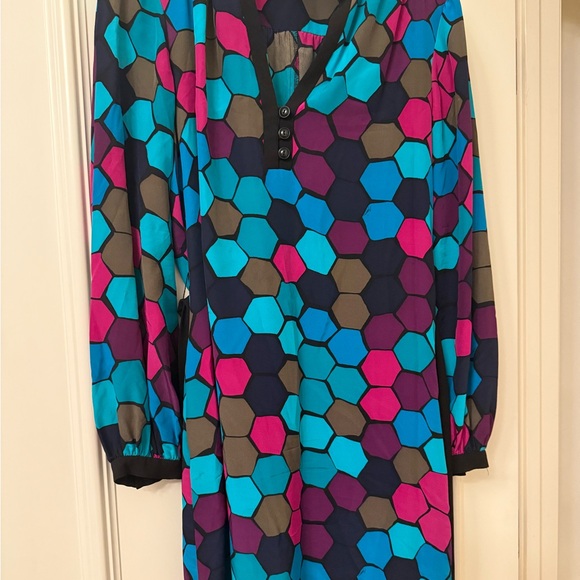Trina Turk Hexagon Pattern Long Sleeve Dress - Picture 3 of 4
